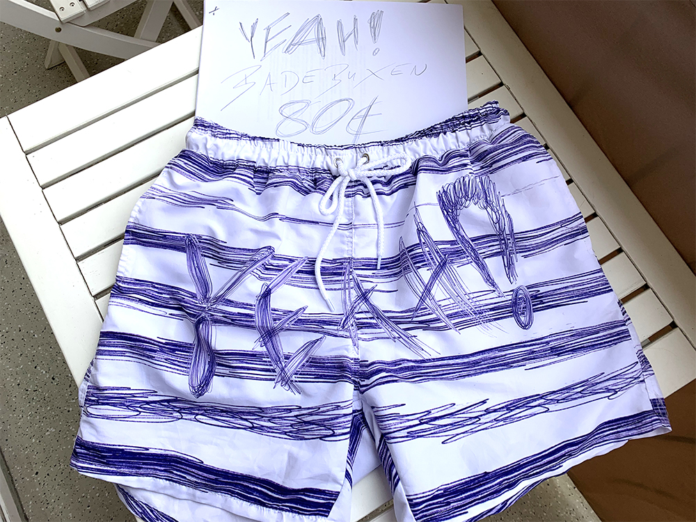 YEAH! MEER BADEBUXE SWIM SHORTS